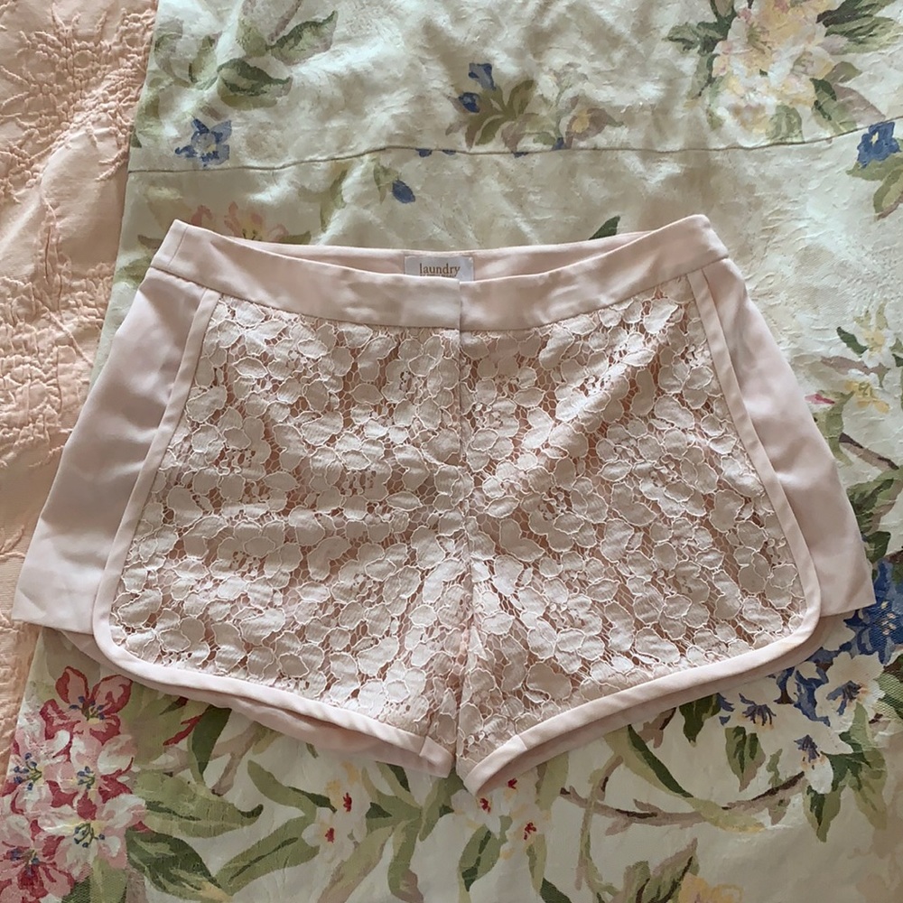 Laundry by Shelli Segal Rose Lace Shorts Size 8